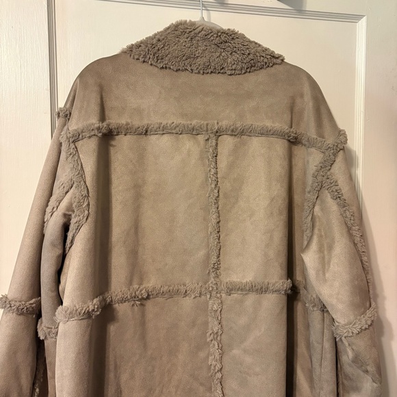 UGG coat - Picture 4 of 16